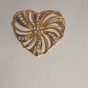 Vintage Avon Heart Shaped Broach Gold Tone With Beautiful Rhinestones